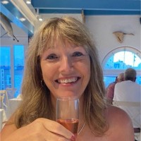 Liane Saunders