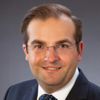 Dr. Pascal Henke