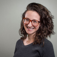 Laura Amster, Mpa