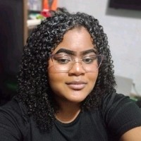 Raquel De Oliveira