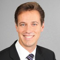 Dr. Oliver Kairies