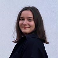 Nazlı Yazar