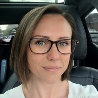 Viki Neaves
