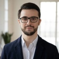 Adam chakini