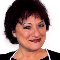 Joyce Knapik