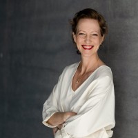 Elena Lustig