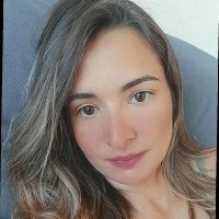 Maíra Correa