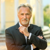 Helmut Bauer