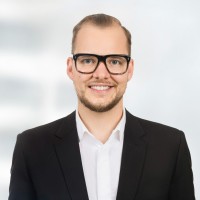 Dr. Dustin Bauer
