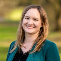 Dr.  Johanna Nelkner