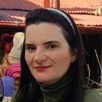 Aline Mayr