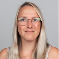 Estelle H.