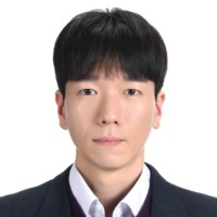 김정완