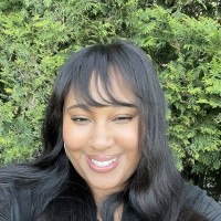 Niria White
