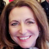 Tracey Groves