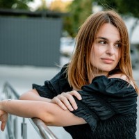 Аліна Брожко