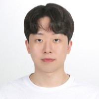 김우석