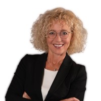Claudia Scheer