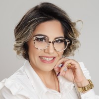 Dra.Thaiz Lenna Moura