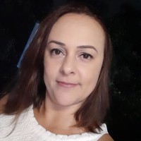 Elaine Medeiros