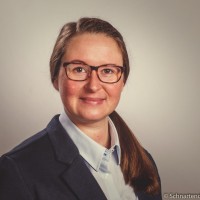Dr. Stephanie Henkel
