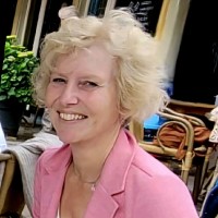 Renate van den Dool