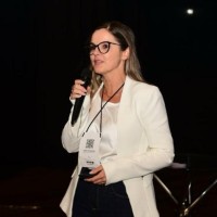 Debora Pamplona