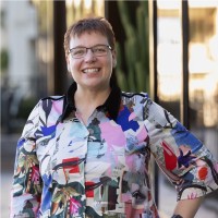 Sarah Graham MBA FCIOB FRSA MIoD MCGI