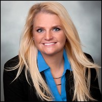 Janelle Higgins, Cic