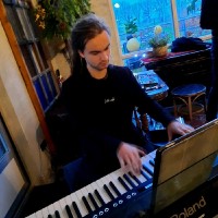 Tom Lambrou
