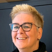 Nicole Van Laar