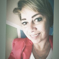 Luciane Mund