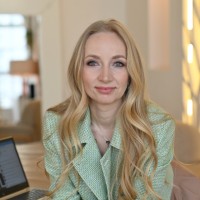 Ekaterina Azhmuldinova, Llm
