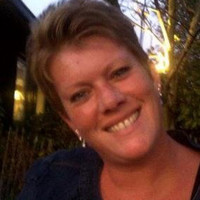 Suzanne Van Oort