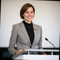 Yana V.