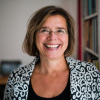 Yvonne Knape