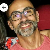 Naim Akari