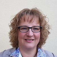 Stephanie Roth