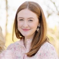 Alexa Mills
