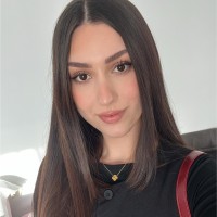 Esra Parlak