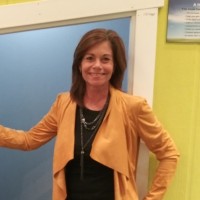 Laura D Marchese