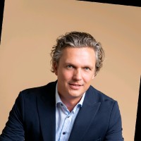 Sebastian E.