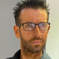 Darren Escott