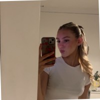 Evie Lambert