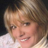 Cindy Niccolls