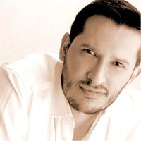 Eduardo Mendoza
