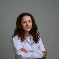 Éva Sári