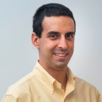 Adriano Gomes
