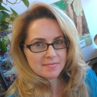 Lesley Borrelli