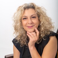 Efrat Perry